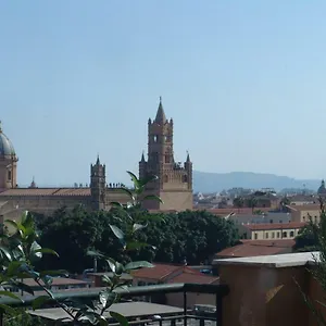 https://camera-attico-luminoso-con-terrazza.palermohotels.org